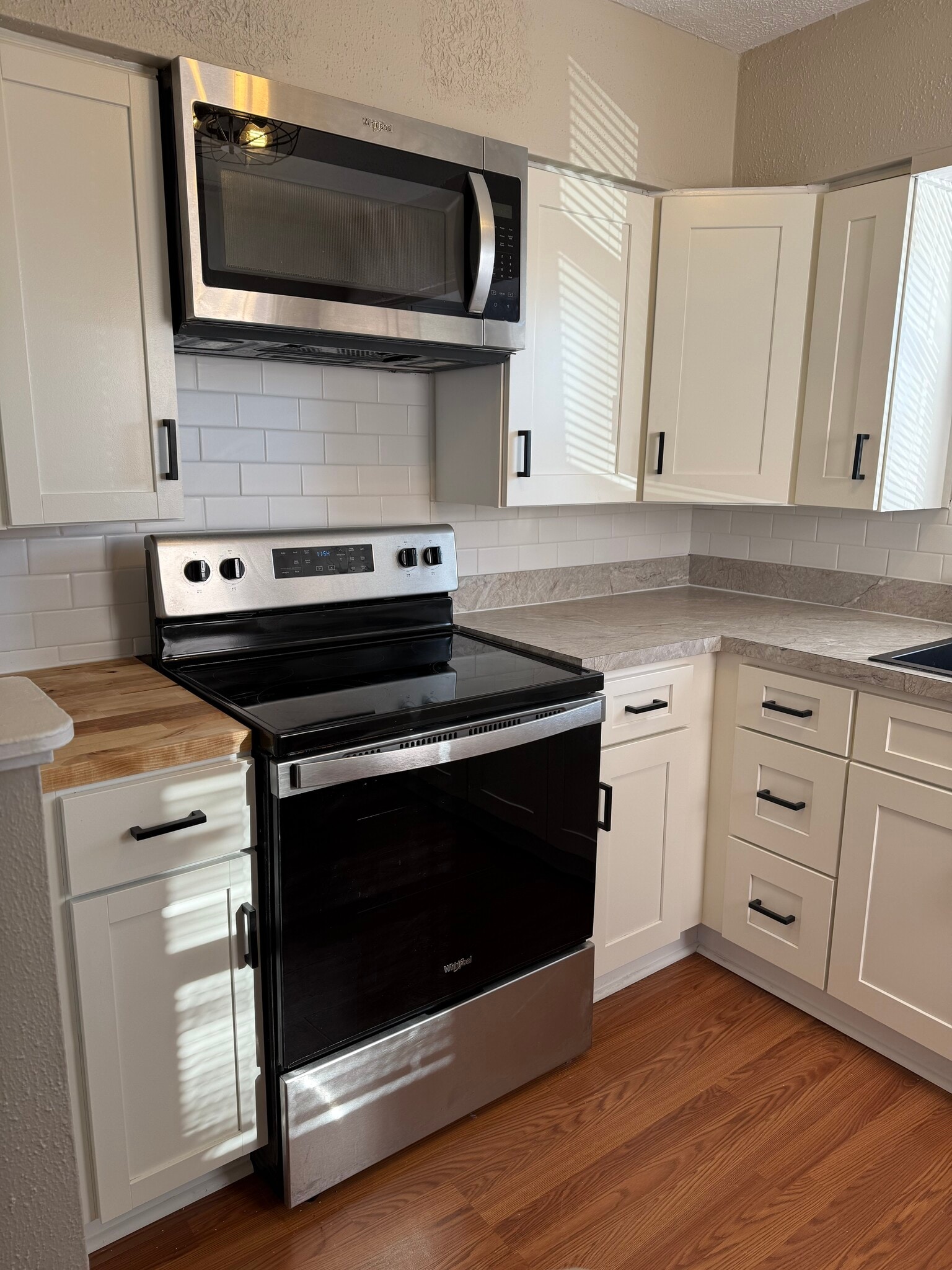 Building Photo - 509 E Mill St