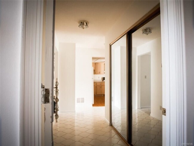 Building Photo - 4545 Chestnut Ridge Rd