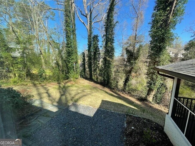 Building Photo - 370 Herrington Dr NE