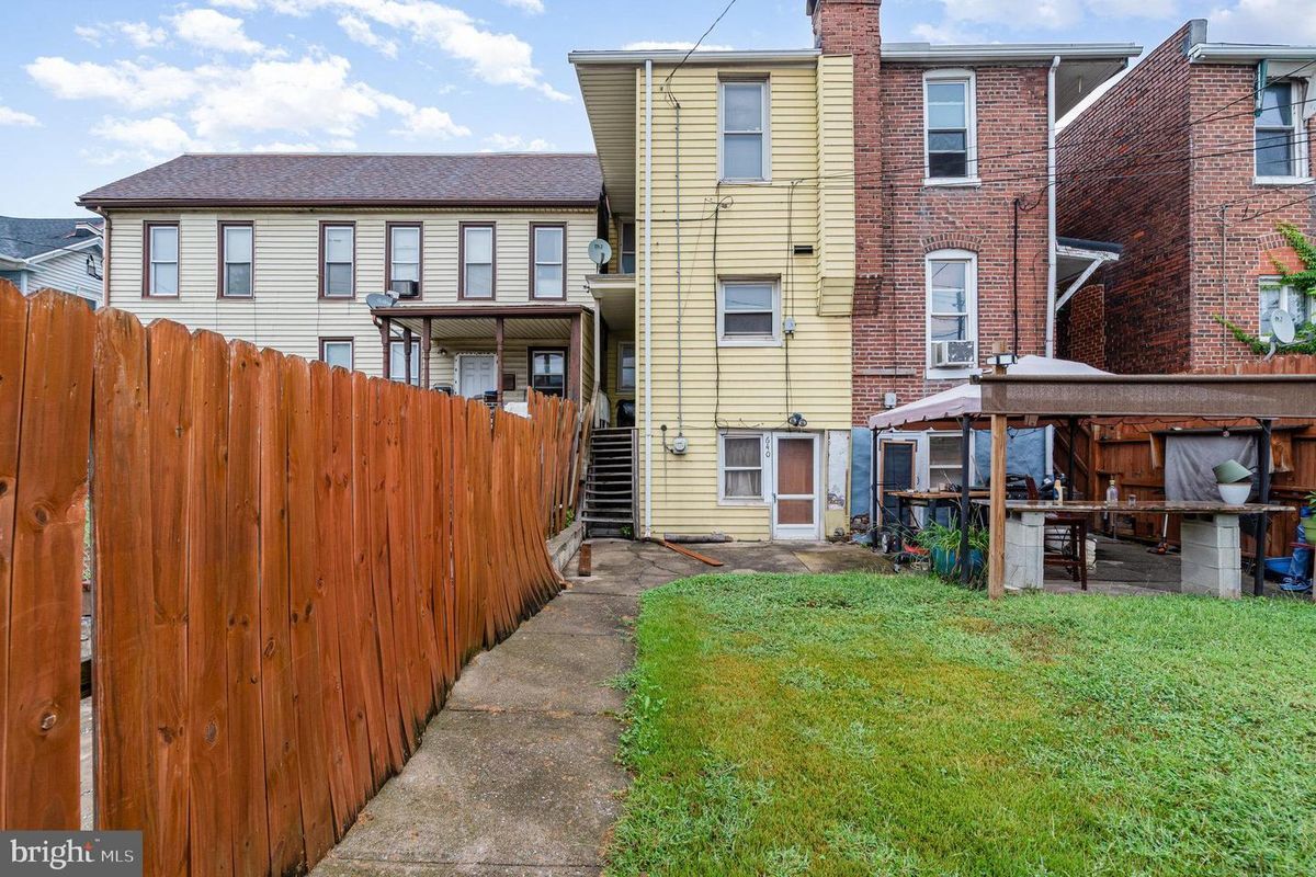 Building Photo - 640 S 2nd St