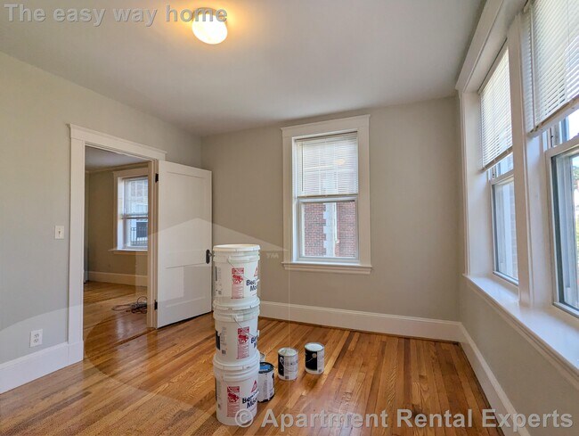 Building Photo - 156-158 Summer St Unit #309