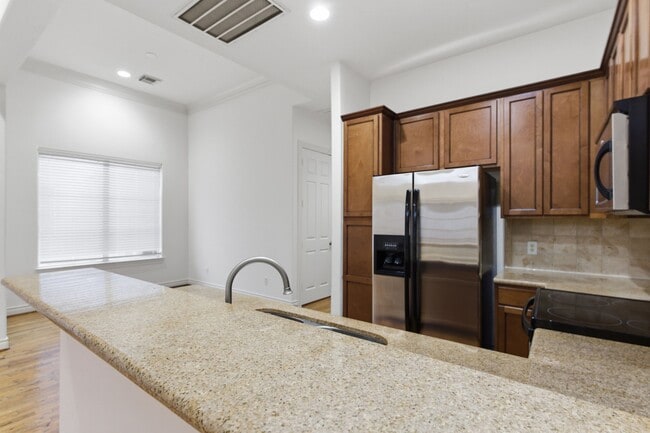 Building Photo - 1303 Sherwood Point Ln