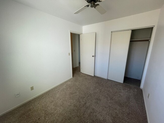 Building Photo - Cute 3 Bedroom Townhome close to UNR