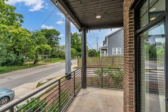 Building Photo - 1403 Martin St