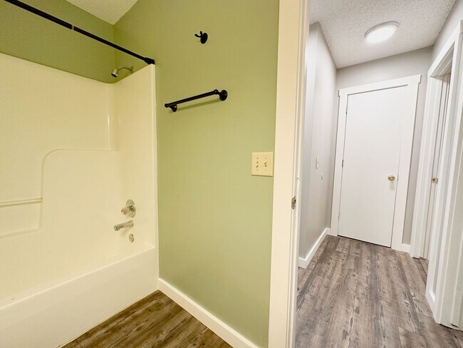 Building Photo - 1444-1446 N Dawn Drive