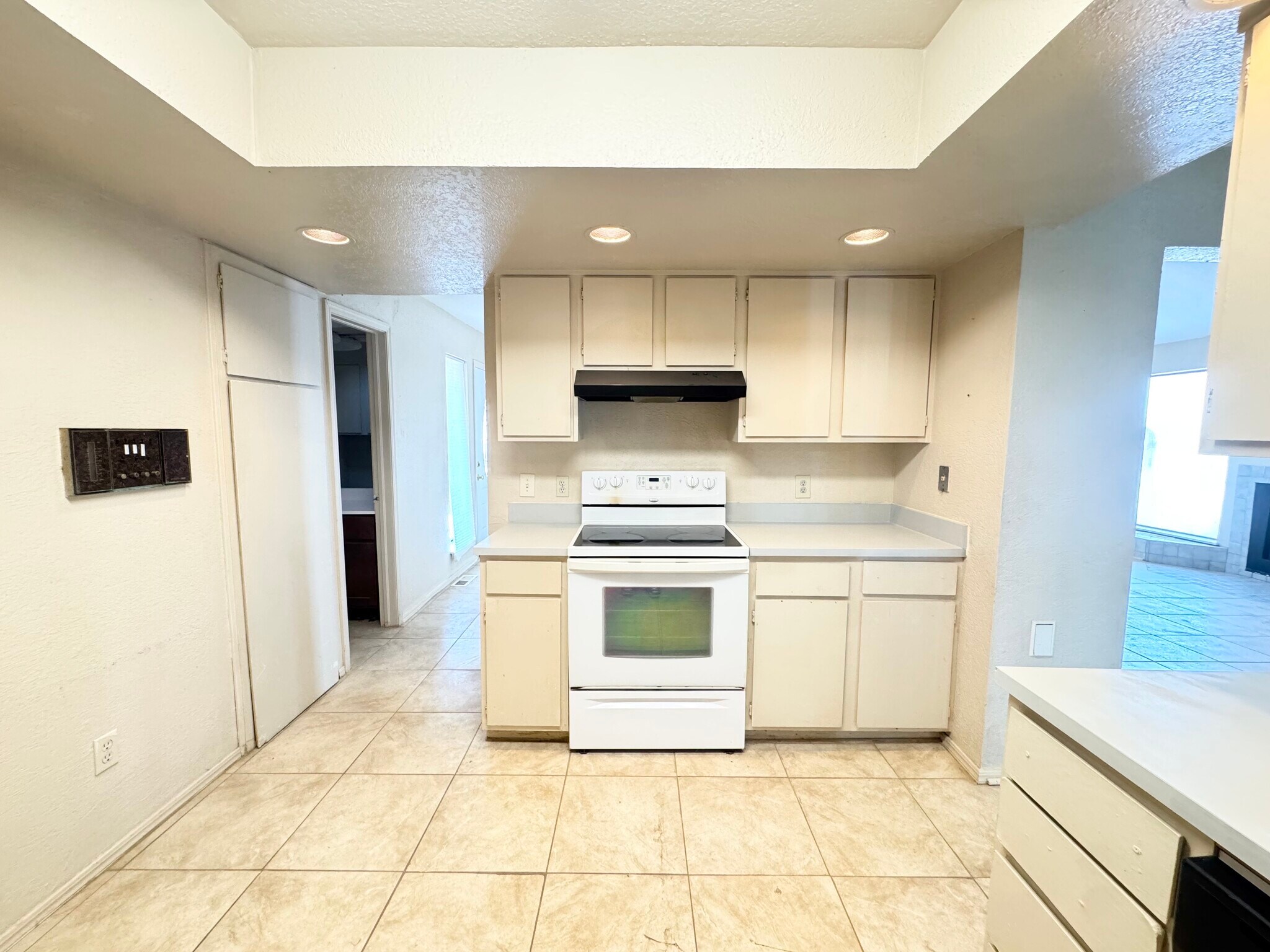 Building Photo - 401 NE 115th St