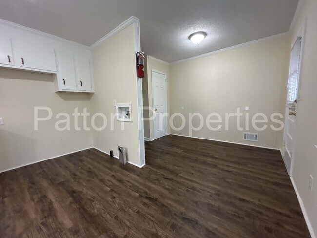 Building Photo - 7032 Fairmont Rd