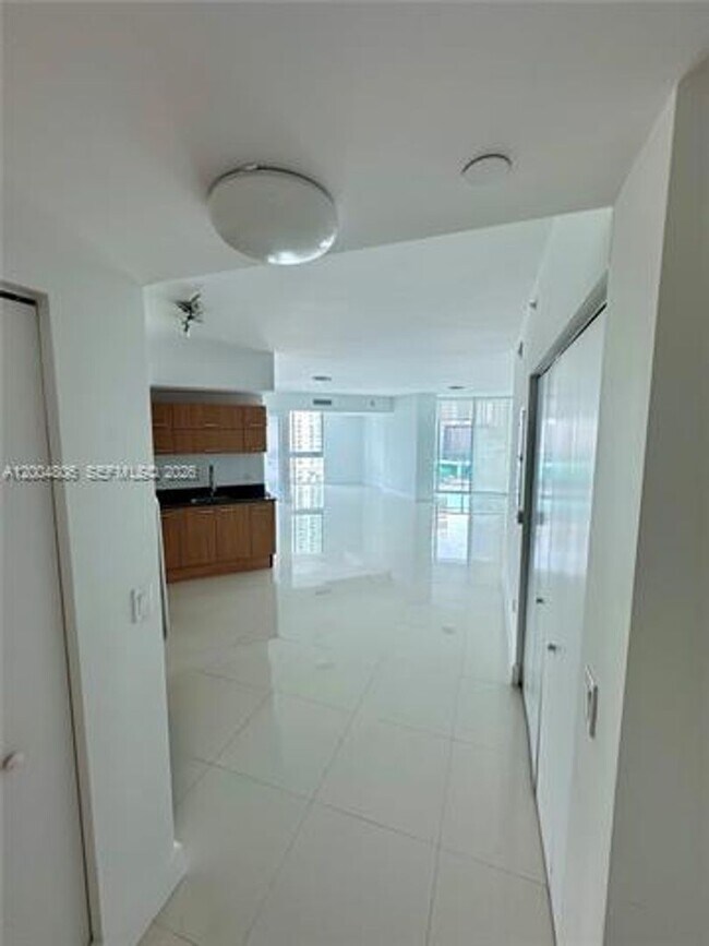 Building Photo - 350 S Miami Ave