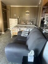 Building Photo - 815 Cedar St