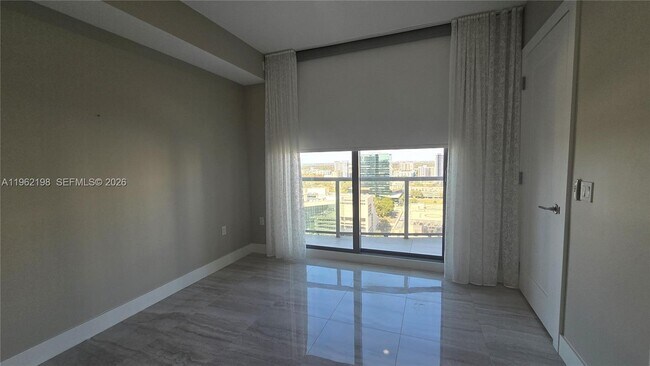 Building Photo - 100 E Las Olas Blvd