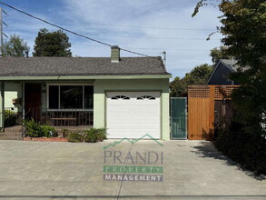 Building Photo - 312 Las Flores Ave