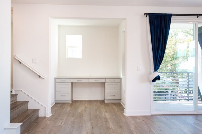 Building Photo - Contemporary Living in the Heart of Millenia