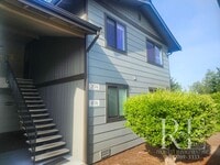 Building Photo - Upstairs Condo at The Narrows – Pool, Club...