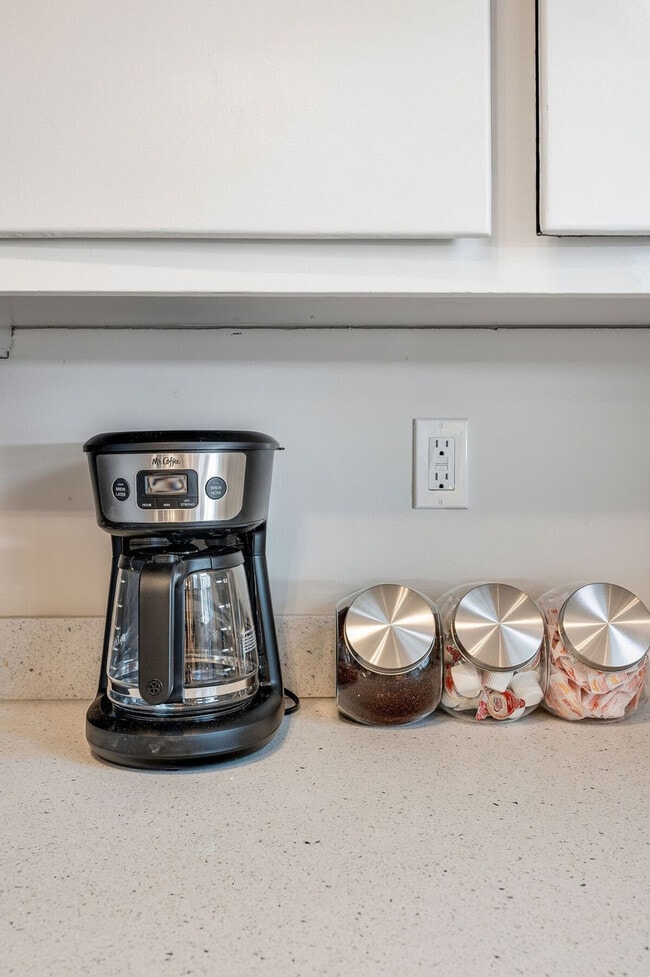 Building Photo - 4459 Brygger Dr W