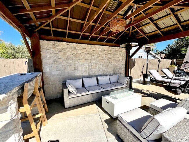 Building Photo - 3640 Inspiration Dr