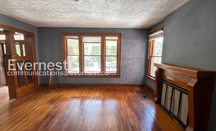 Building Photo - 700 Linwood Ave