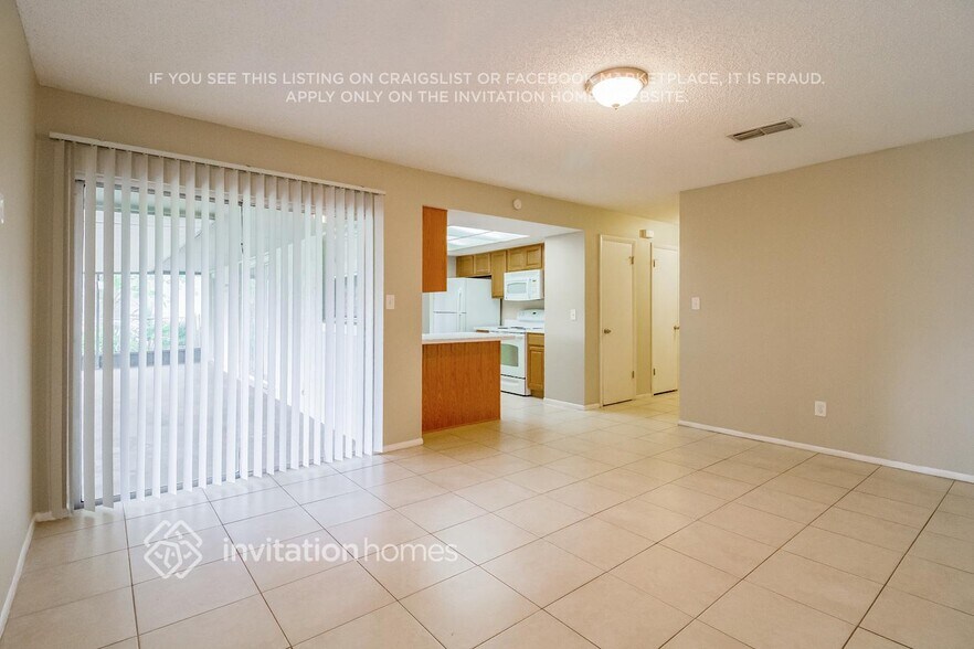 Building Photo - 1542 Canterbury Cir