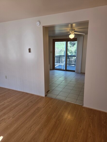 Ceramic tile kitchen floor - 496 Mercer Rd