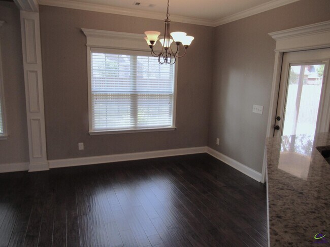 Building Photo - 110 Sandringham Ct