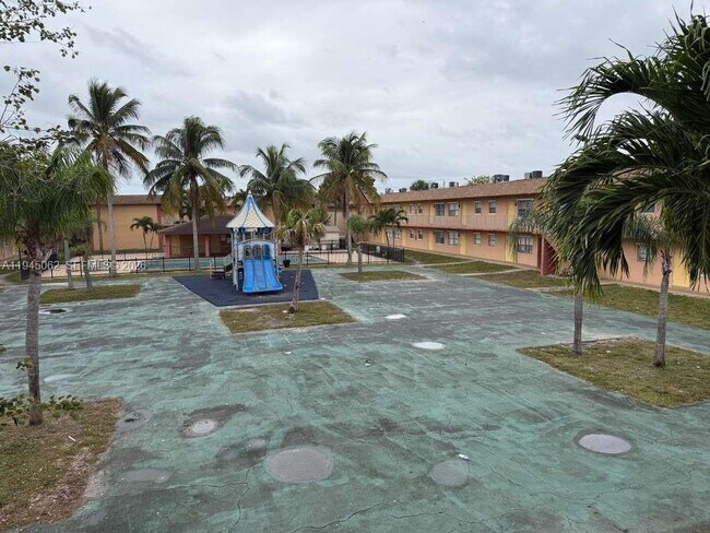 Building Photo - 101 NE 41st St