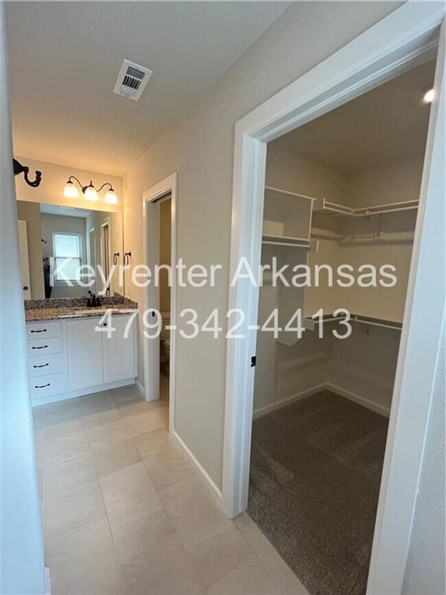 Building Photo - Modern 3-Bed, 2-Bath Home with Fenced Yard