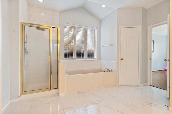 Building Photo - 6419 Sutter Park Ln