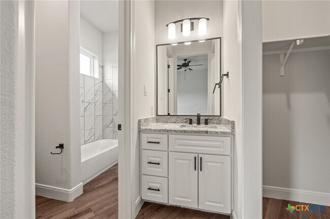 Building Photo - 118 Cap Rock