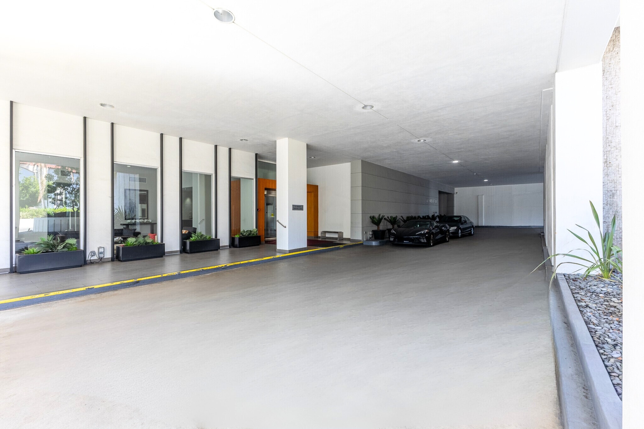 Building Photo - 10501 Wilshire Blvd