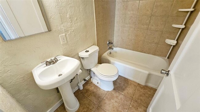 Building Photo - 913 NW 99th St