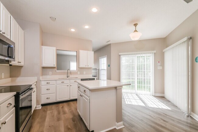 Building Photo - 13260 Heroic Way