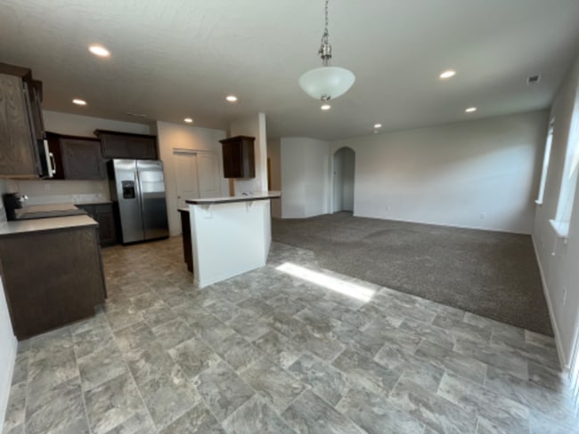 Building Photo - Charming 3 Bed/2 Bath Single Family Home i...