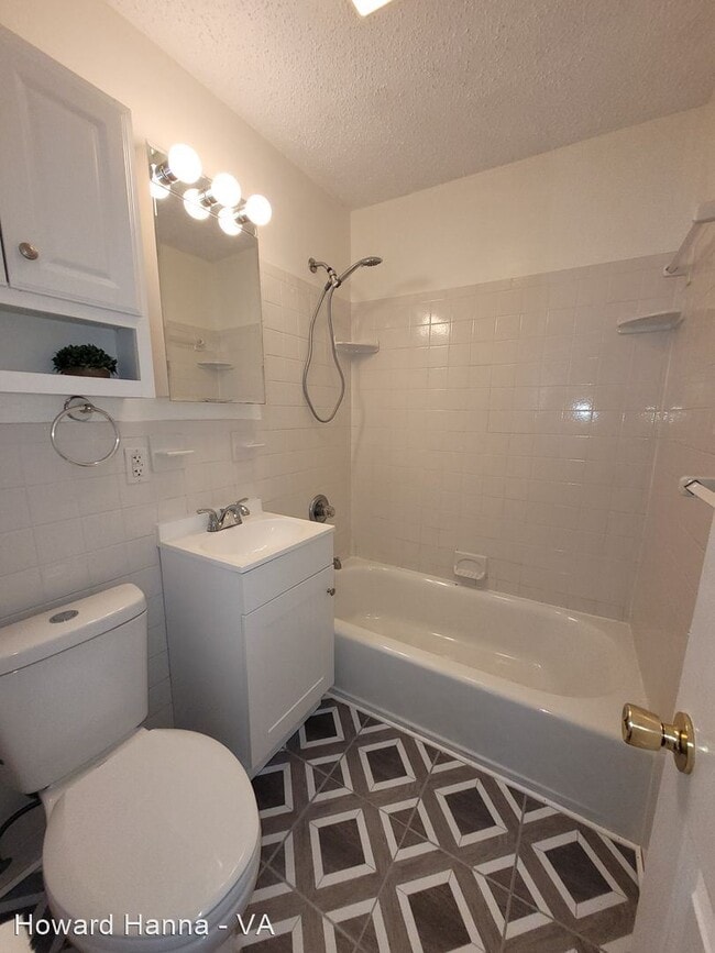 Building Photo - 4 br, 2 bath House - 106 Gee Street