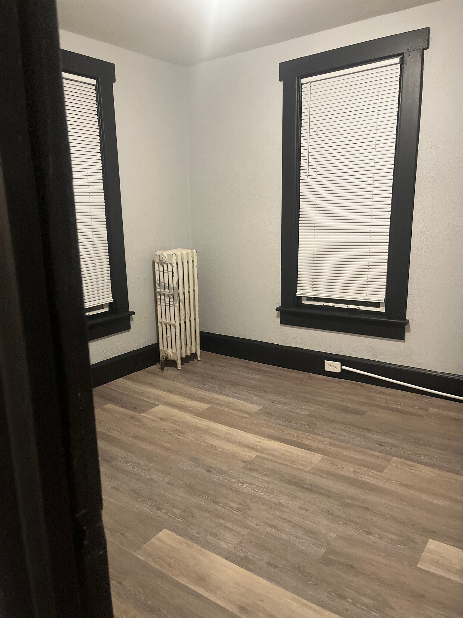 second bedroom - 529 Linden Ave