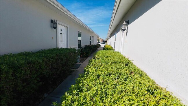 Building Photo - 24 Carlisle Ave