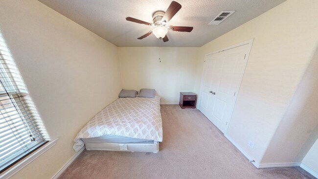 Building Photo - LIMITED-TIME MOVE-IN SPECIAL: Two Weeks Free Rent! Spacious 3 Bedroom, 2 Full Bath, with Attached...