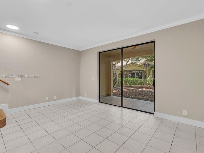 Building Photo - 4283 Vineyard Cir