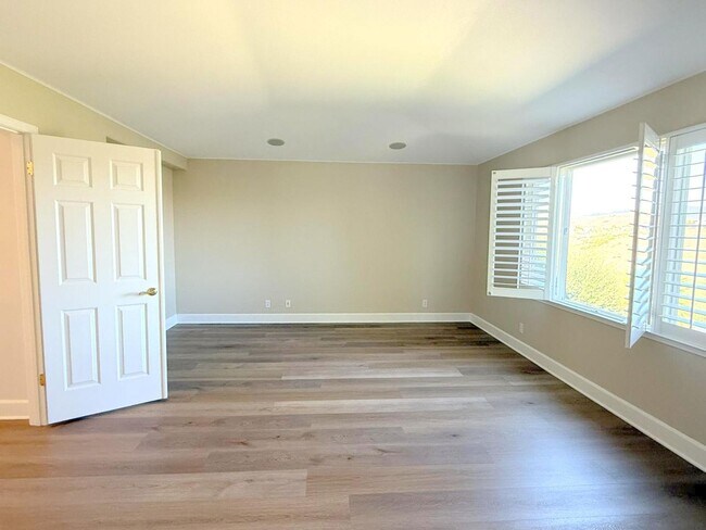Building Photo - Former Model Home in Desirable Bridges Com...