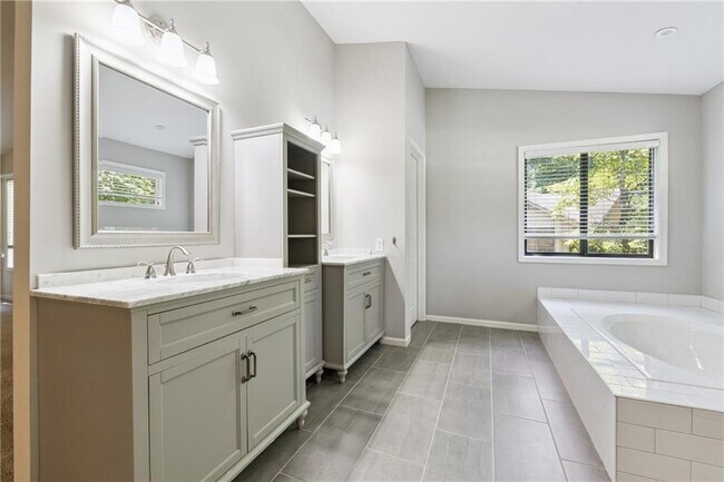 Building Photo - 820 Muirfield Trce