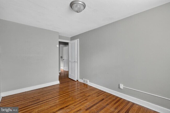 Building Photo - 351 W 22nd St