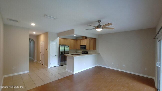 Building Photo - 5976 Pavilion Dr