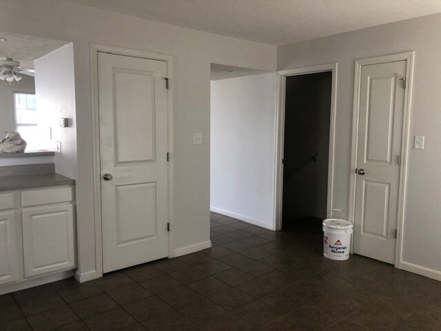 Building Photo - 1718 W Sunstone Dr