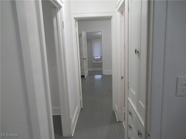 Building Photo - 3754 W 130th St