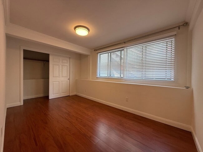 Building Photo - 118 Trumbull St