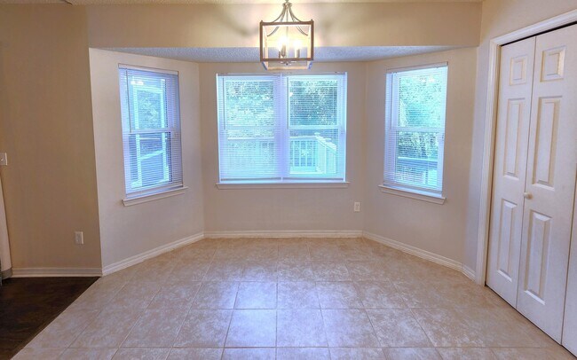 Building Photo - 316 Egan Dr
