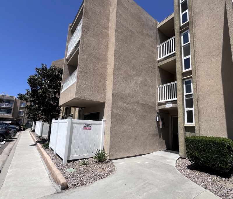 Building Photo - 3030 Suncrest Dr