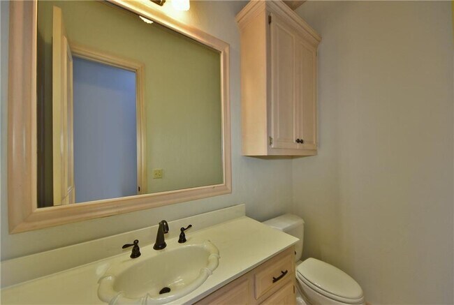 Building Photo - 1109 Irvine Dr