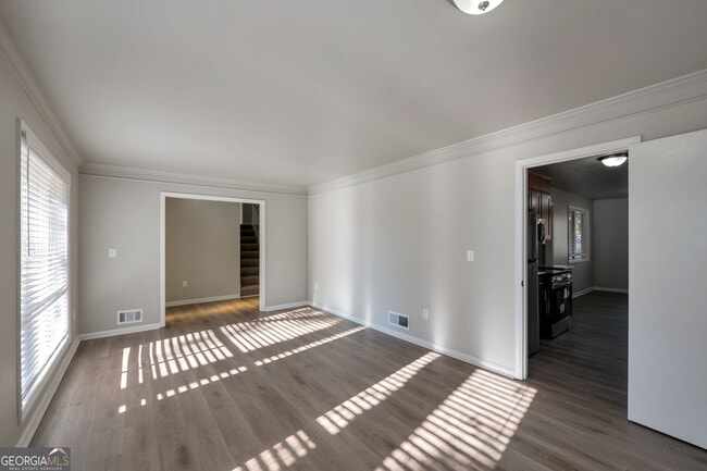 Building Photo - 1870 Sandgate Cir SW