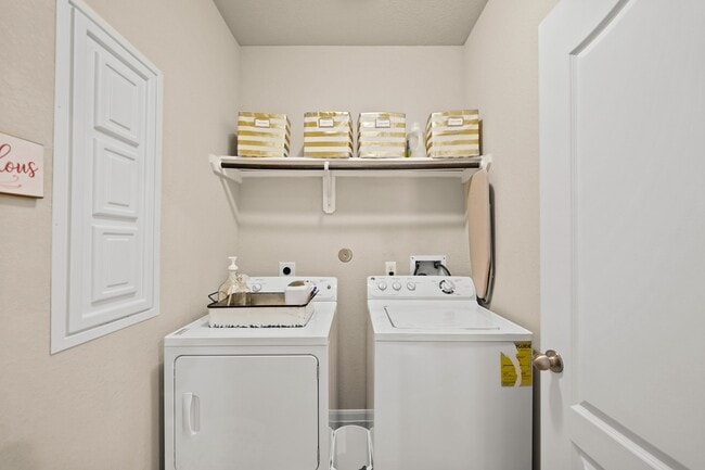 Building Photo - 9957 Spring Rock Ln
