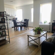 Building Photo - Spacious Newly Renovated Two Bedroom Apartment
