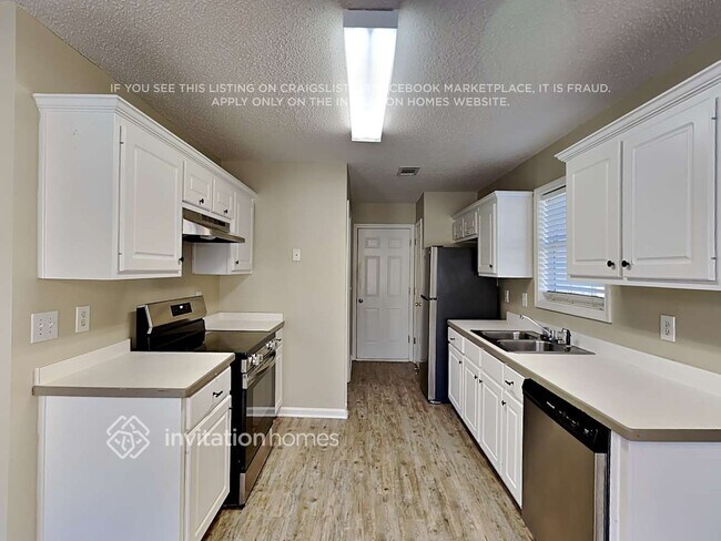 Building Photo - 1606 Madison Dr